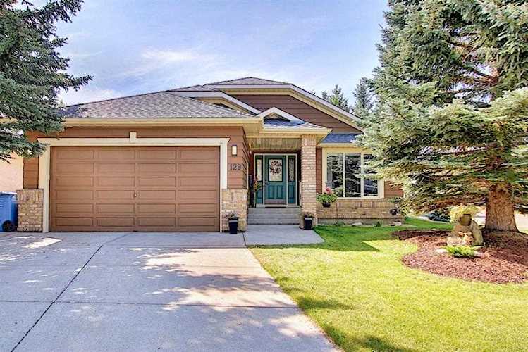 129 Evergreen Heath SW Calgary, AB T2Y 3A9