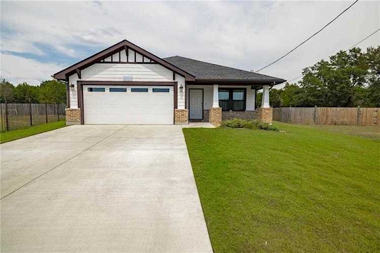 151 Kristi LN Liberty Hill, TX 78642