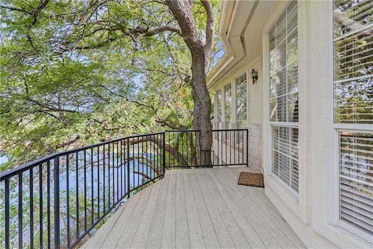 345 The Hills DR #3 The Hills, TX 78738