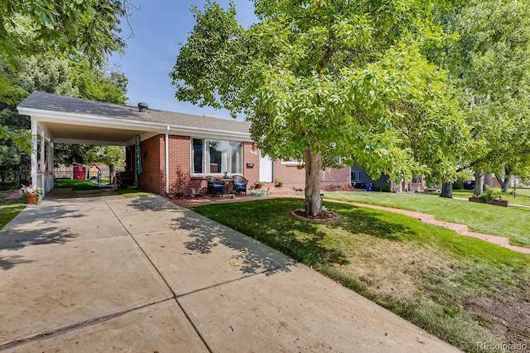 3379 W Wagon Trail Dr Englewood, CO 80110