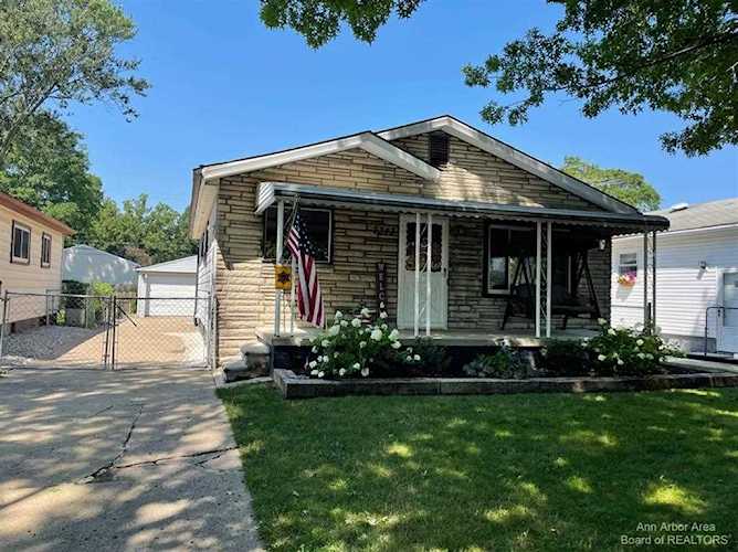 7343 Arcola St Westland, MI 48185