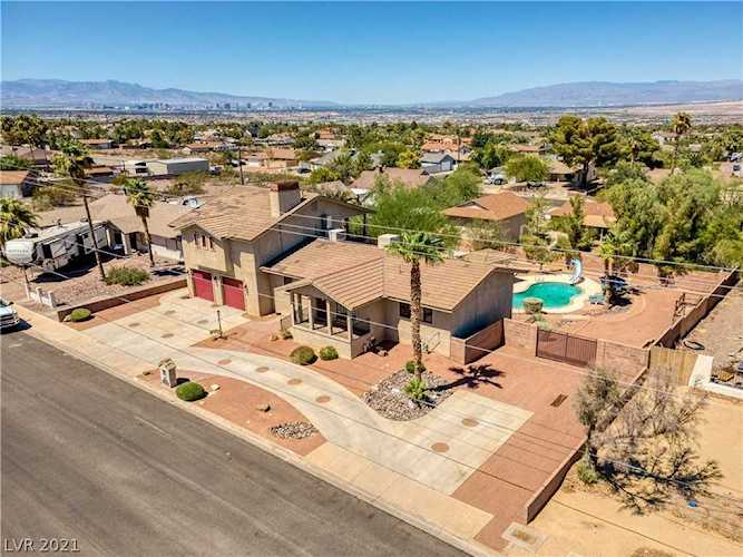 260 E Desert Rose Dr Henderson, NV 89015