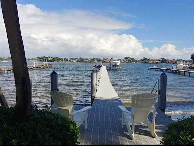 695 NE 15th Pl Boynton Beach, FL 33435