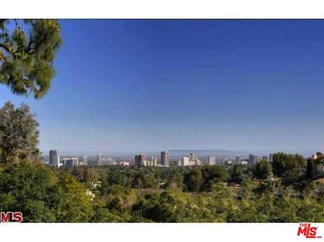 677 Nimes Rd Los Angeles, CA 90077