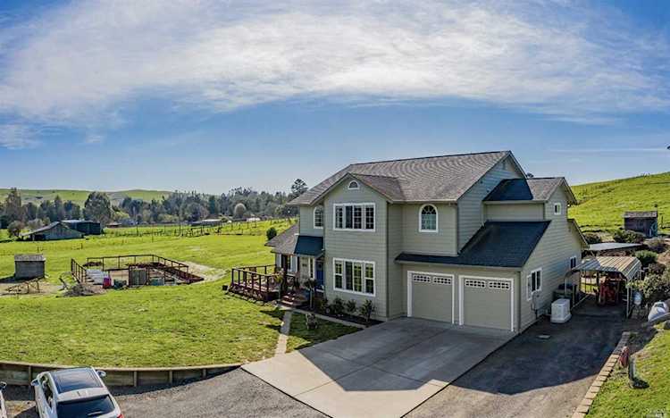 6352 Bloomfield Road Petaluma, CA 94952