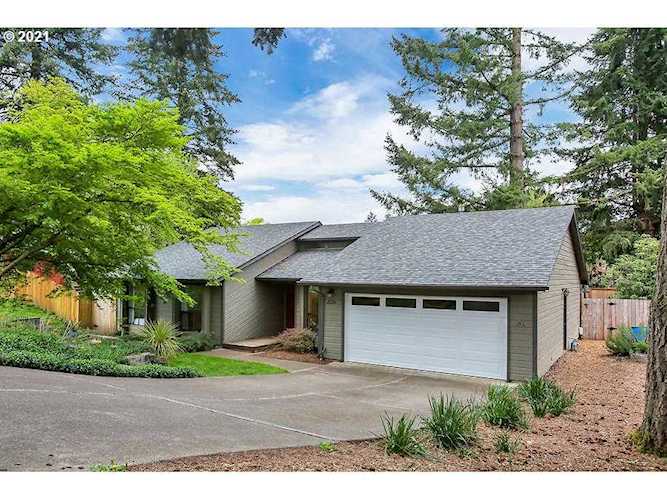 2223 Ostman Dr West Linn, OR 97068