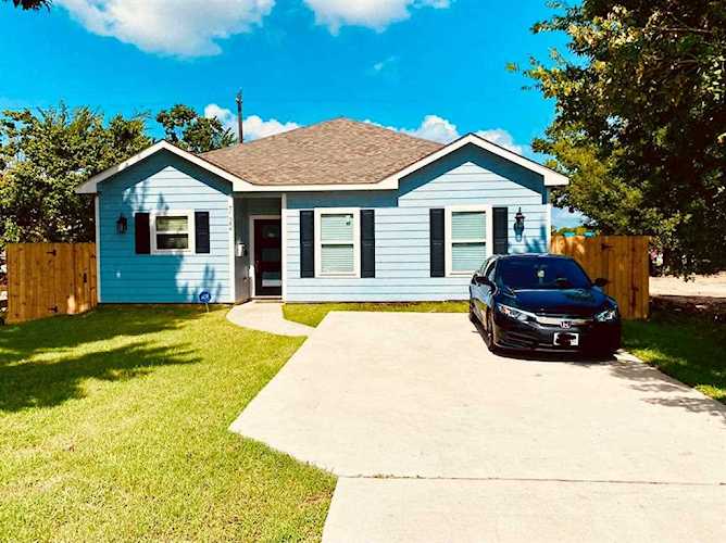 7122 Saint Augustine St Houston, TX 77021