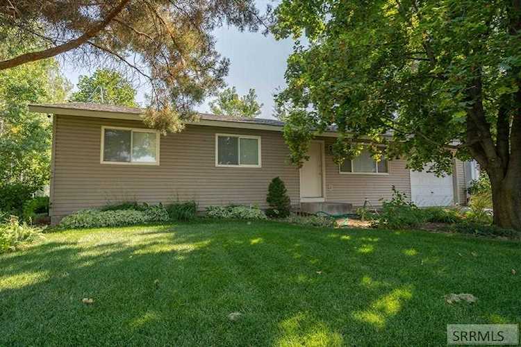 22 N Yellowstone Hwy Rigby, ID 83442
