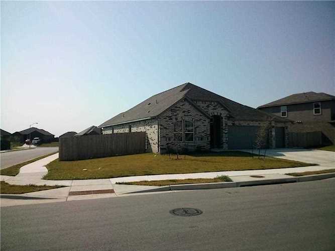 218 Colthorpe LN Hutto, TX 78634