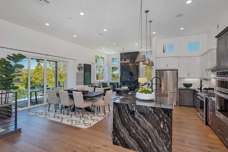 13064 Olympus Circle #3 Poway, CA 92064