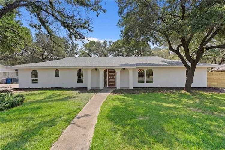 9114 Balcones Club DR Austin, TX 78750