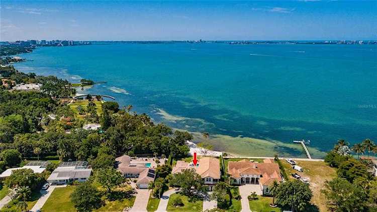 404 S Shore Dr Sarasota, FL 34234