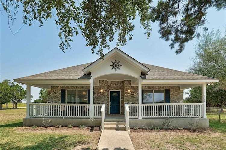 2500 County Road 207 Liberty Hill, TX 78642
