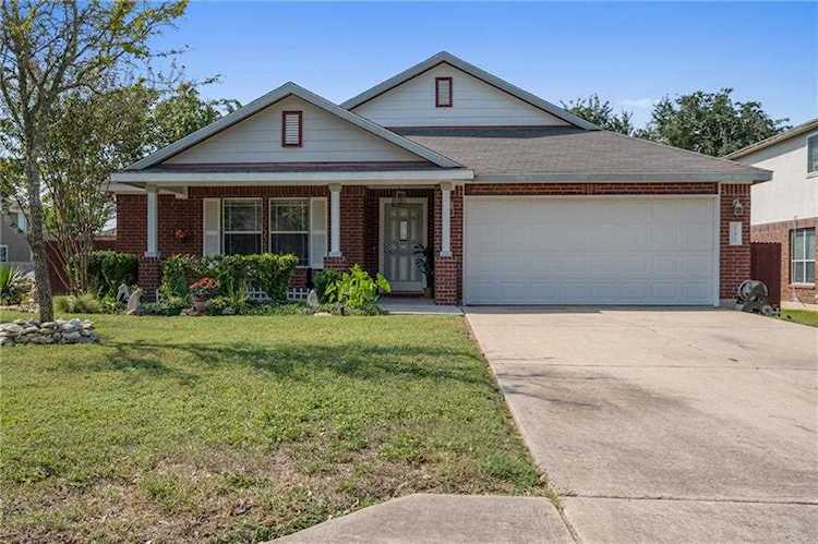 131 Trinity DR Kyle, TX 78640