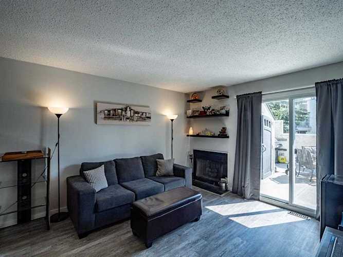 3500 Varsity Dr NW #2014 Calgary, AB T2L 1Y3