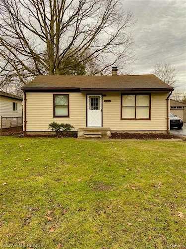 22771 Purdue Ave Farmington Hills, MI 48336