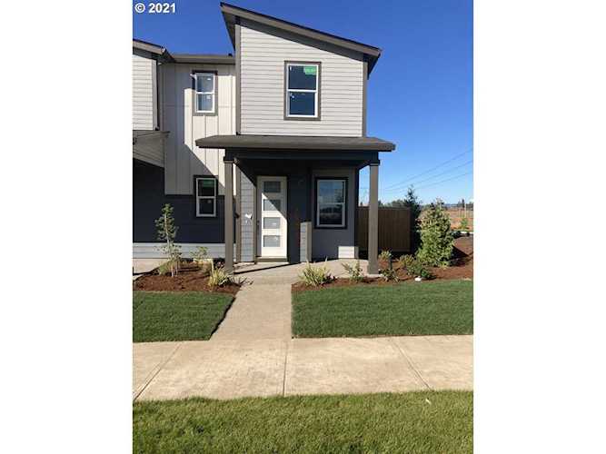 7923 SE Roaring Ln Hillsboro, OR 97006