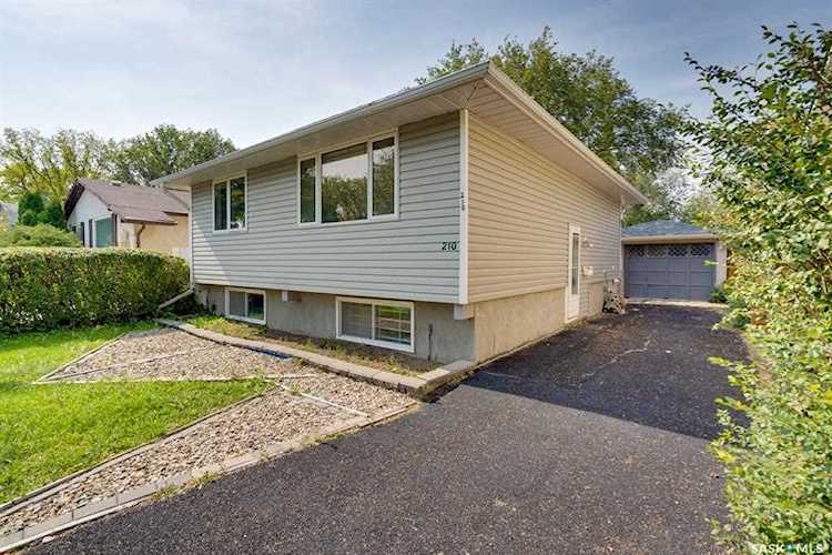 210 Forsyth Crescent Regina, SK S4R 5L5