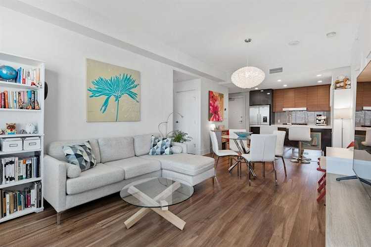 46 9 St NE #515 Calgary, AB T2E 7Y1