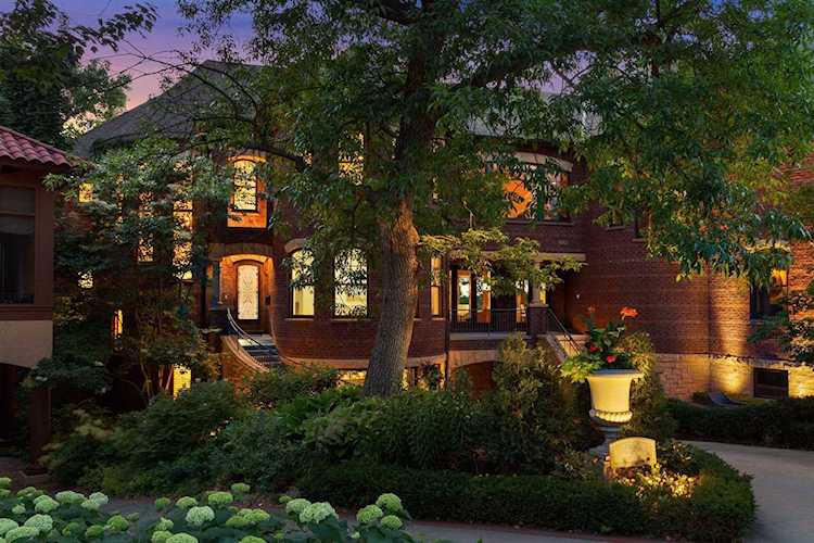 1650 Kenwood Parkway Minneapolis, MN 55405