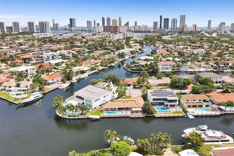 16490 NE 31st Ave North Miami Beach, FL 33160