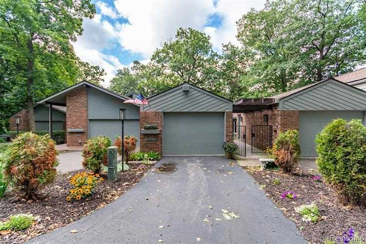 3650 Pheasant Run Bloomfield Twp, MI 48302