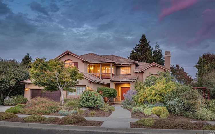 1836 Castle Drive Petaluma, CA 94954