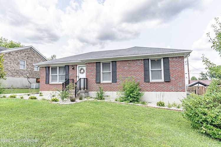 1606 Hopkins Ct La Grange, KY 40031