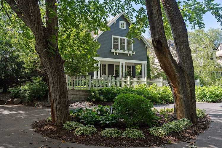 2820 W Lake of The Isles Parkway Minneapolis, MN 55416