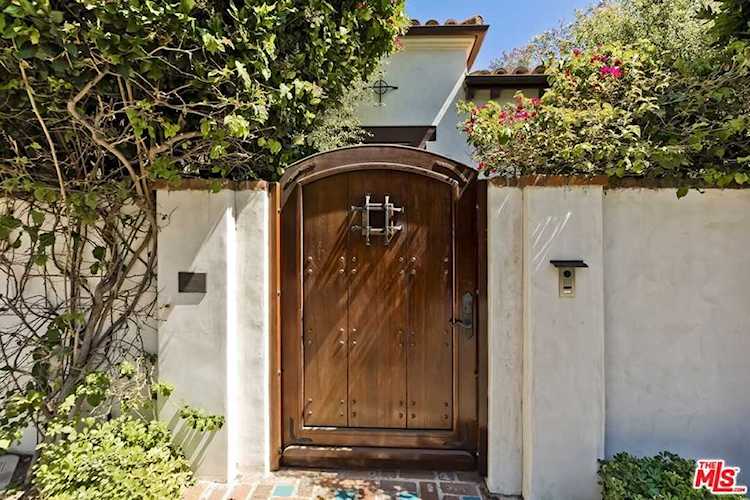 1544 Sunset Plaza Dr Los Angeles, CA 90069