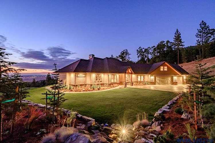 34075 Mt Tom Dr Harrisburg, OR 97446