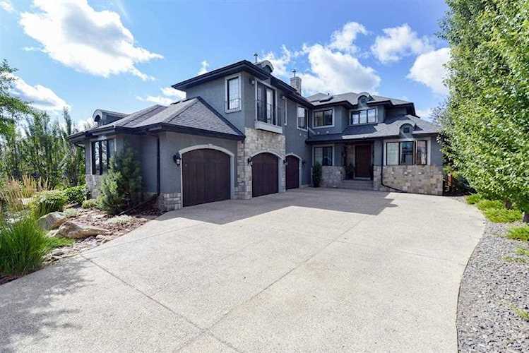 2791 77 St SW Calgary, AB T3H 0G2