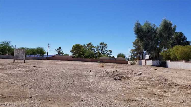 2885 Russell Rd Las Vegas, NV 89120