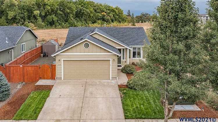 223 Stormy St Albany, OR 97321-4611