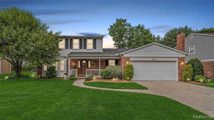 37686 Myrna St Livonia, MI 48154