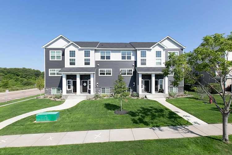 3135 Clover Ridge Drive Chaska, MN 55318