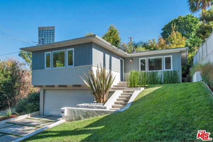 10818 Fruitland Dr Studio City, CA 91604