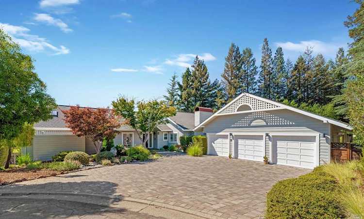 16 Maui Way Napa, CA 94558
