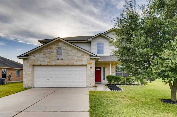 211 Gainer DR Hutto, TX 78634