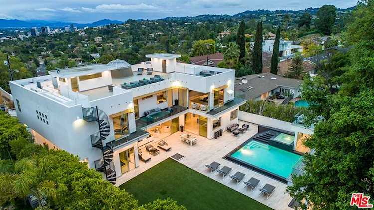 4533 Estrondo Dr Encino, CA 91436
