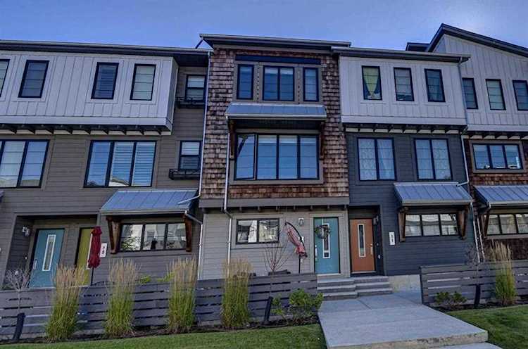 13 Walden Walk SE Calgary, AB T2X 0Y4