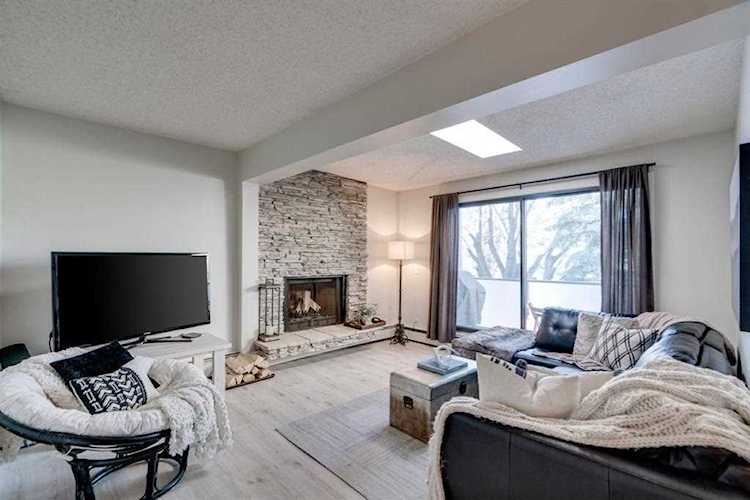 2114 17 St SW #403 Calgary, AB T2T 4M4