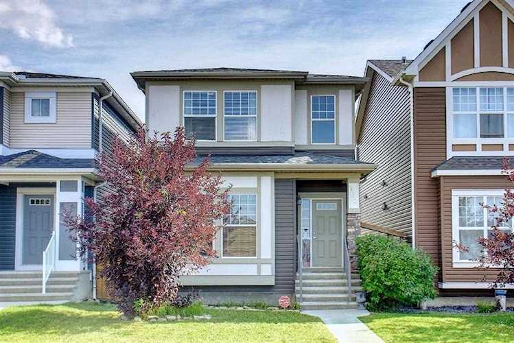 132 Evansborough Way NW Calgary, AB T3P 0M5