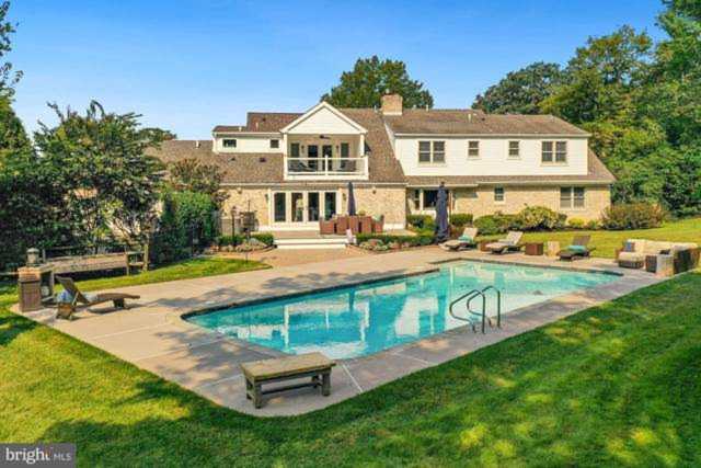 2 Broadacres Ct Moorestown, NJ 08057