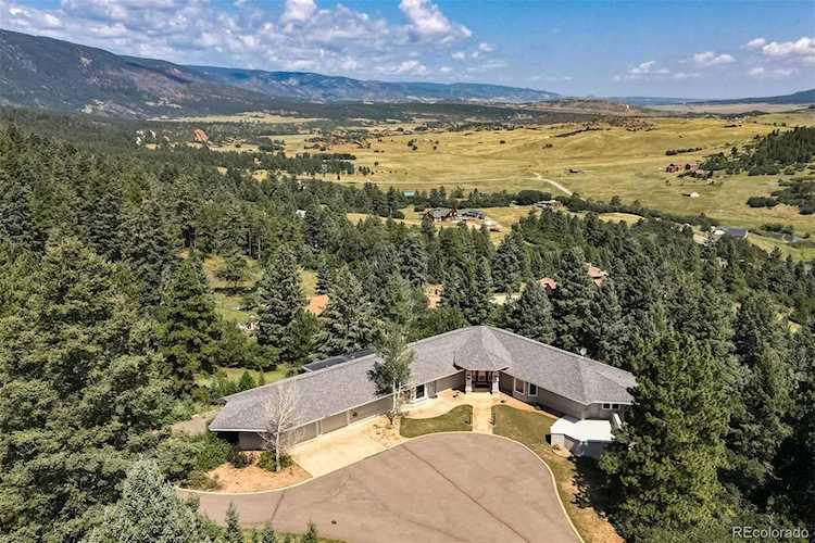 2824 Valley Park Dr Larkspur, CO 80118