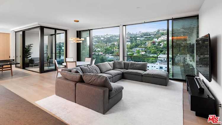 9040 Sunset Blvd #1102 West Hollywood, CA 90069