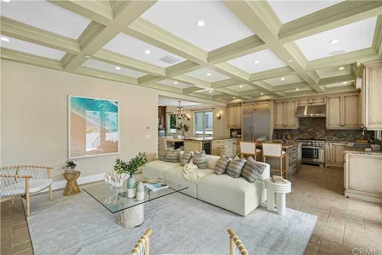 1209 Elm Ave Manhattan Beach, CA 90266