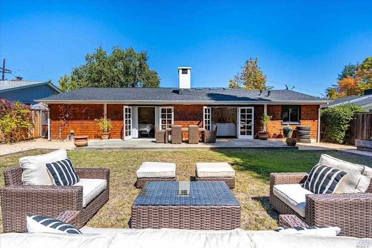 1649 Kearney Street St. Helena, CA 94574