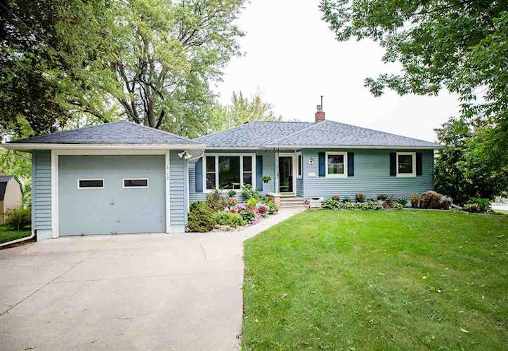 423 W Main St Shell Rock, IA 50670