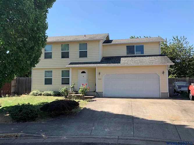 300 Waters Edge Ct Lebanon, OR 97355-3959 | MLS ® 782597 Photo 1